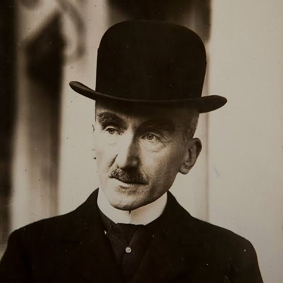 Bergson's Philosophy: A Dive into Fluidity and Critique