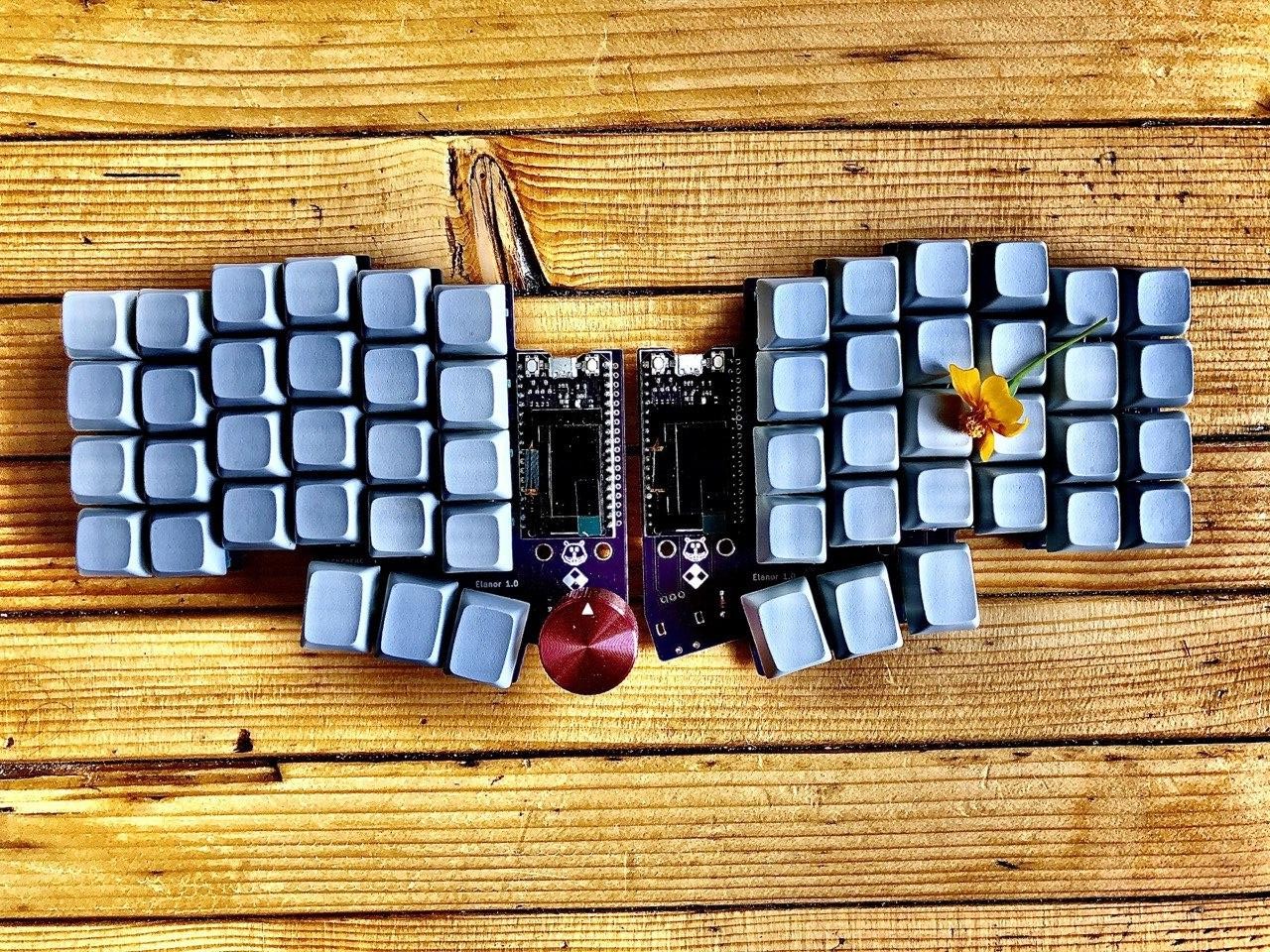 Splitboard: the bluetooth split keyboard